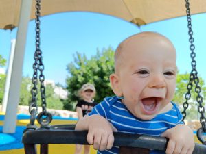 Read more about the article הומור כשער לבריאות, נפש ורוחניות
